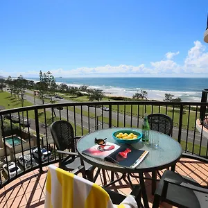 Ocean Boulevard **** Alexandra Headland